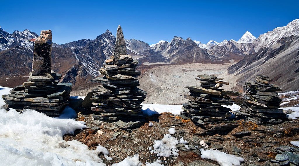 EBC With Gokyo Trek V/S Everest Three Pass Trek