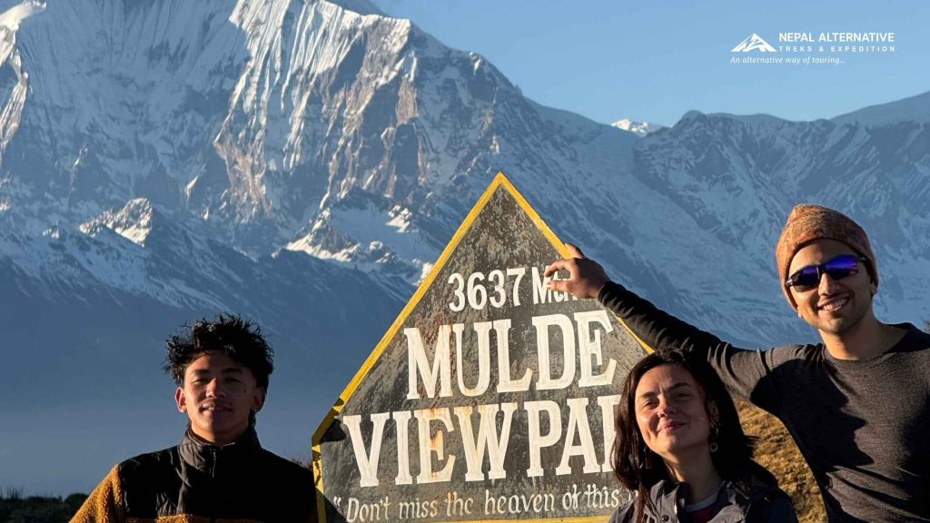 Trekker Group In Annapurna Region Trekker Group In Annapurna Region